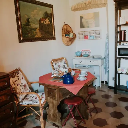 Corte Bonetti - Alloggio D'Epoca Nel Triangolo Lariano *